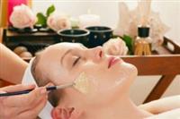 Làm trắng, mịn da bằng sữa ong chúa